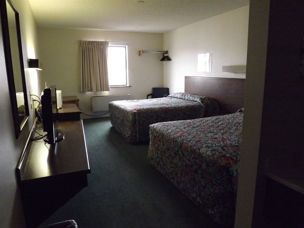 Homestead Inn Уолф Пойнт Екстериор снимка